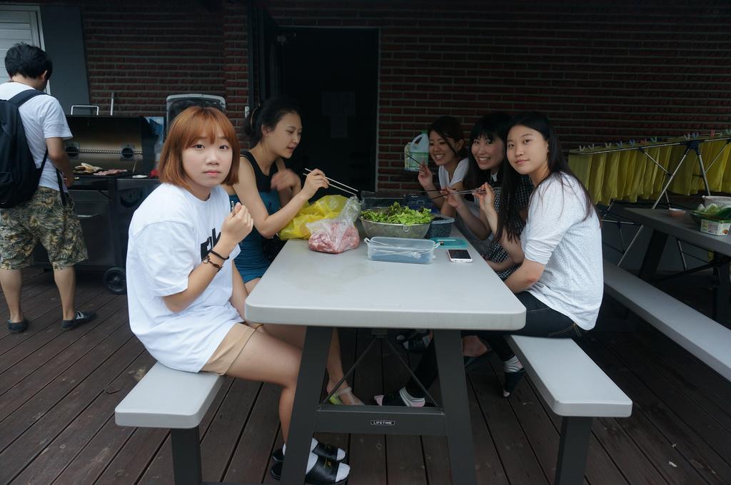 24 Guesthouse Garosugil - Gangnam Seoul Ngoại thất bức ảnh