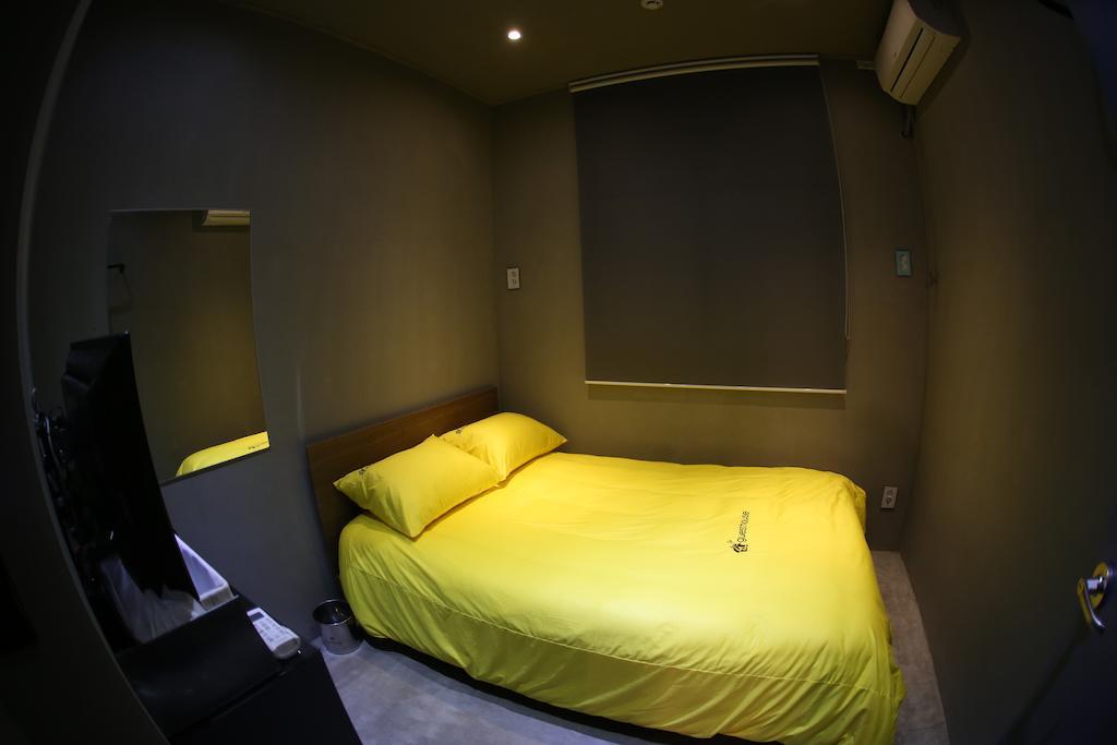 24 Guesthouse Garosugil - Gangnam Seoul Phòng bức ảnh