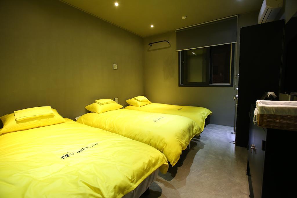 24 Guesthouse Garosugil - Gangnam Seoul Phòng bức ảnh